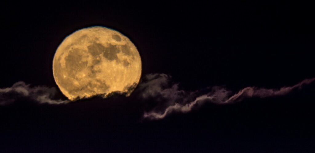 como la luna influye en nuestra energia y emociones diarias