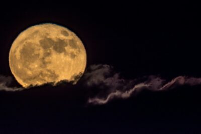 como la luna influye en nuestra energia y emociones diarias