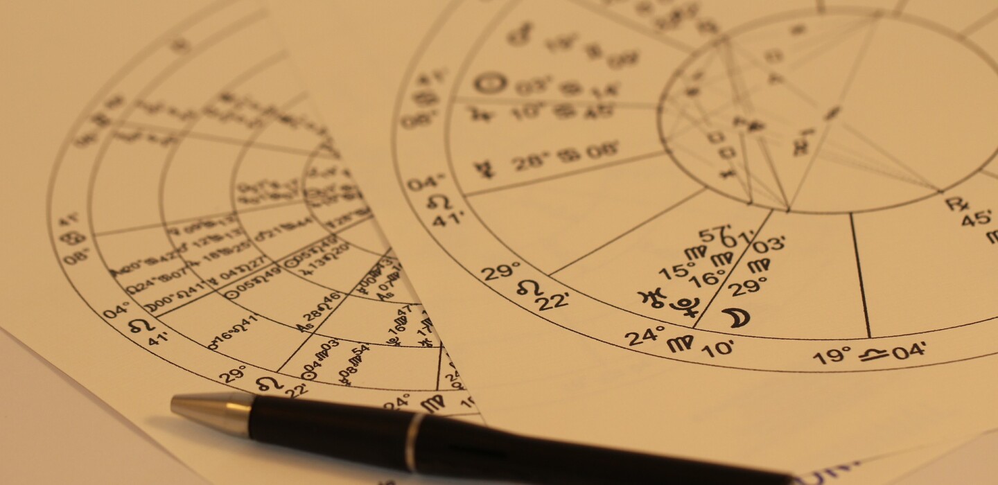 guia para leer las casas en una carta natal astrologica